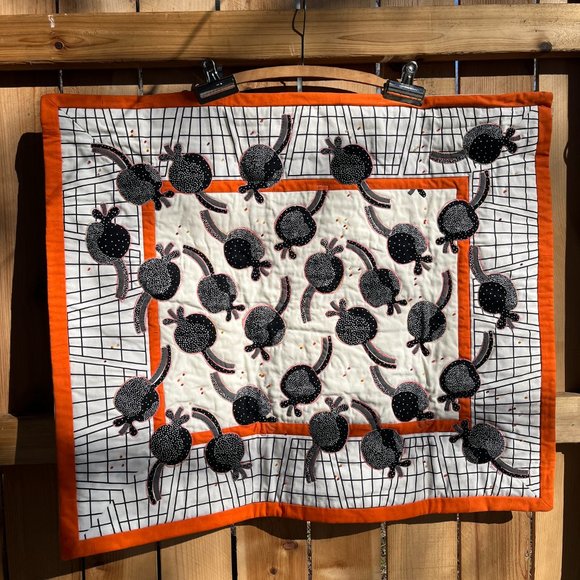 Handmade Quilt "Pomegranates Gone Wild" Black & Orange MCM White beads 36 x 31" - Picture 2 of 13